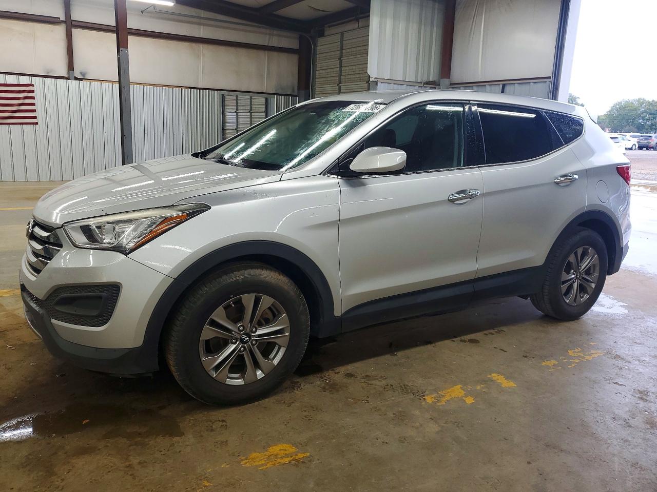 2016 HYUNDAI SANTA FE Base — Front 3/4