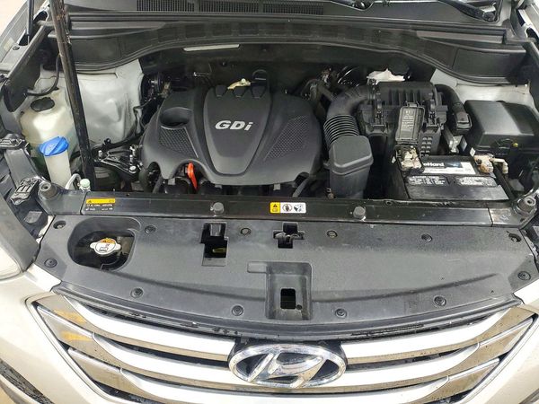 2016 HYUNDAI SANTA FE Base — Engine bay