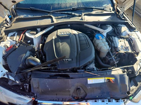 2017 AUDI A4 Premium, Ultra Premium — Engine bay