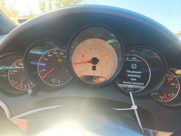 2015 PORSCHE CAYENNE — ODOM