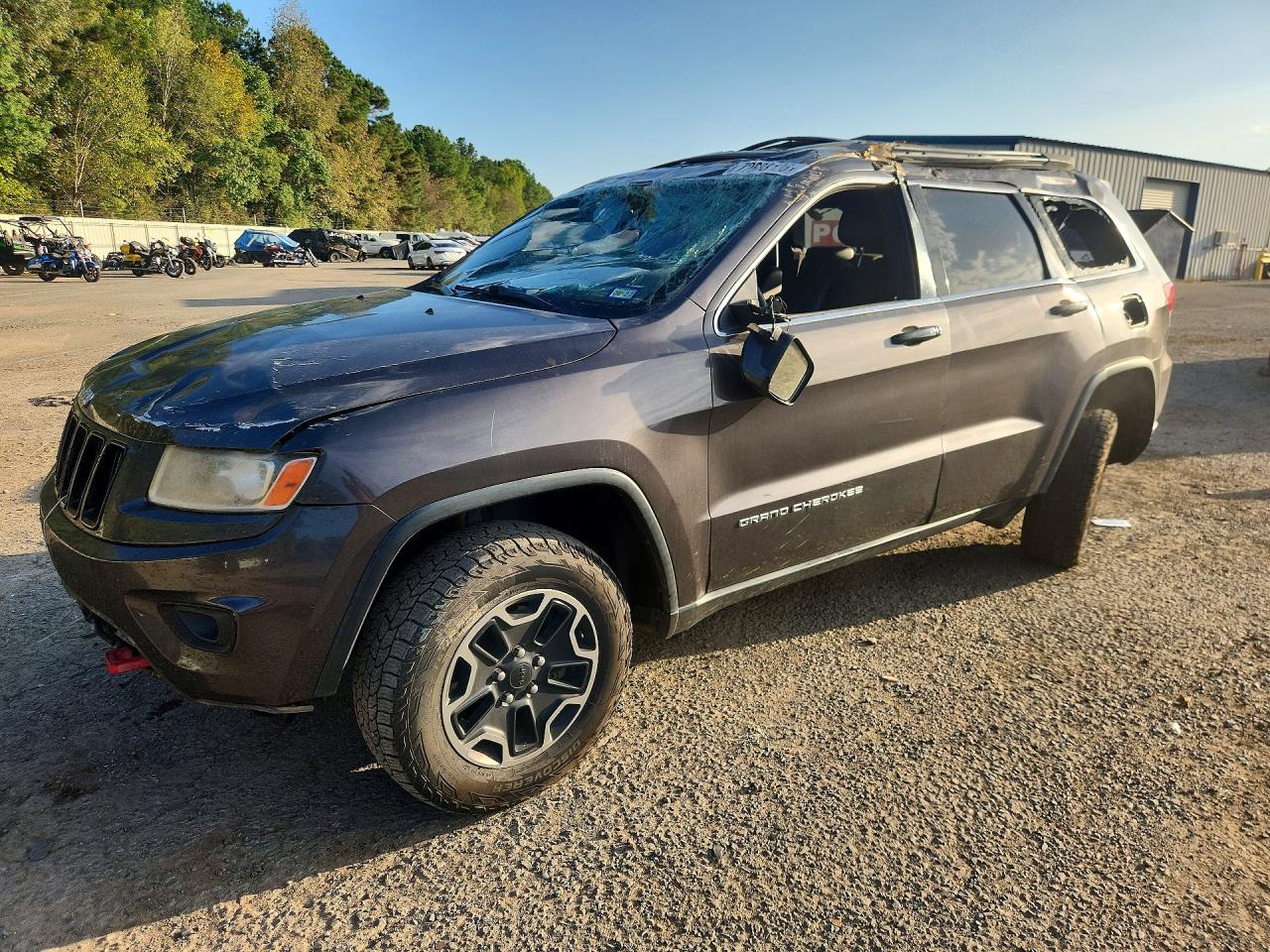 2014 JEEP CHEROKEE Limited — Front 3/4
