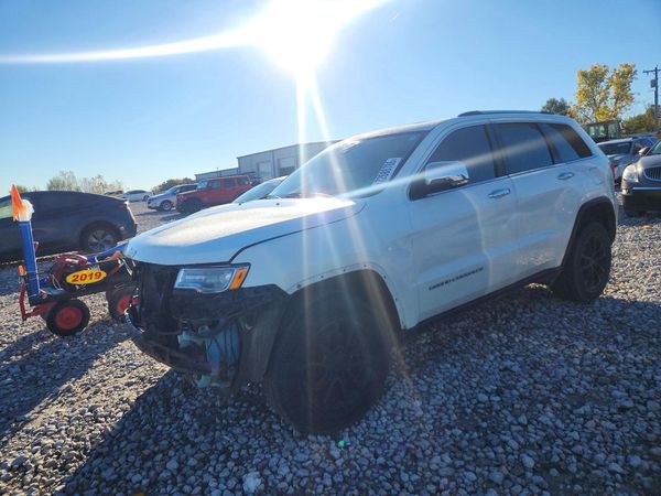 2014 JEEP CHEROKEE Limited — Front 3/4