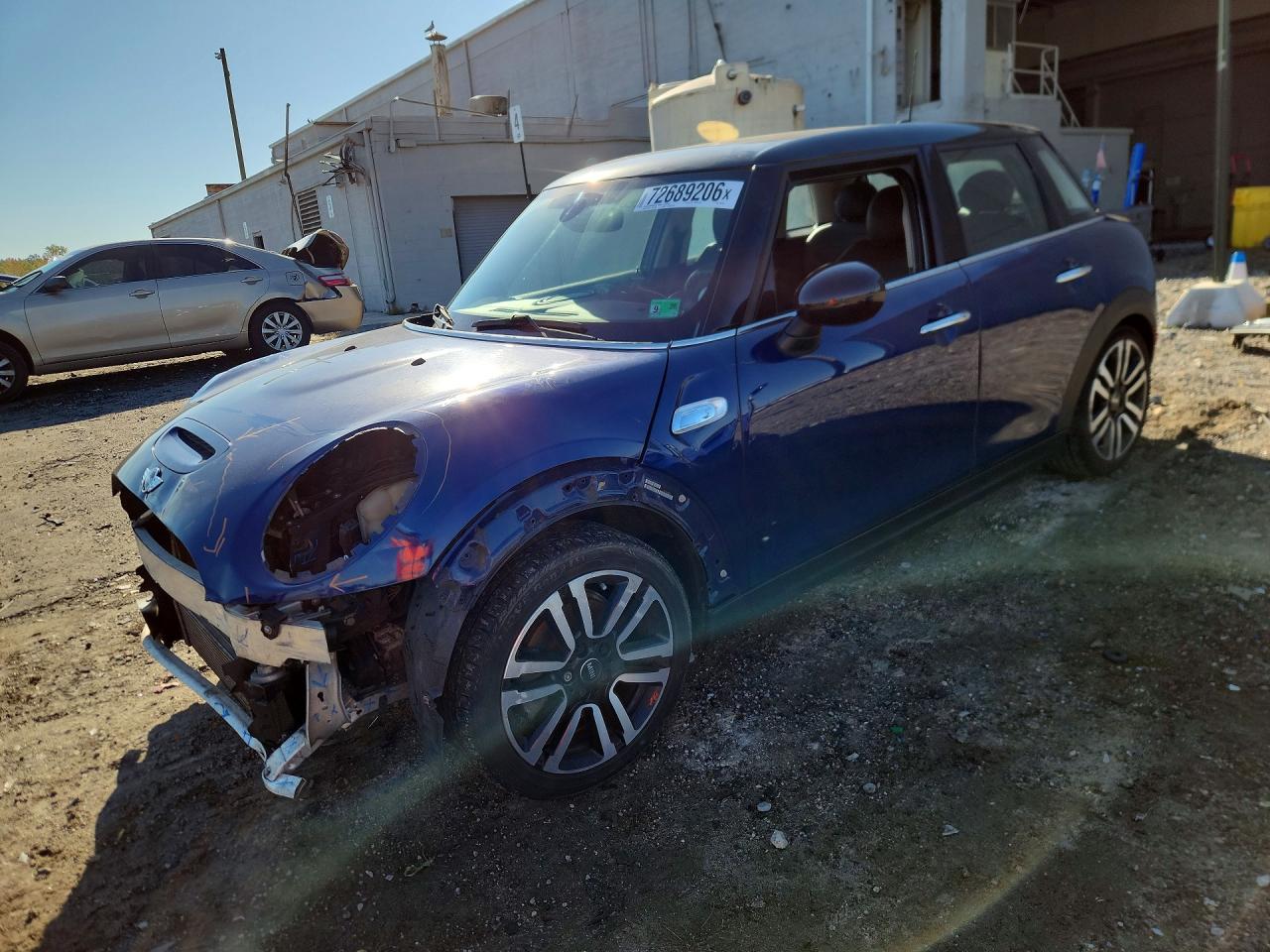 2016 MINI COOPER — Front 3/4