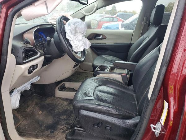 2019 CHRYSLER PACIFICA Touring L — DENT
