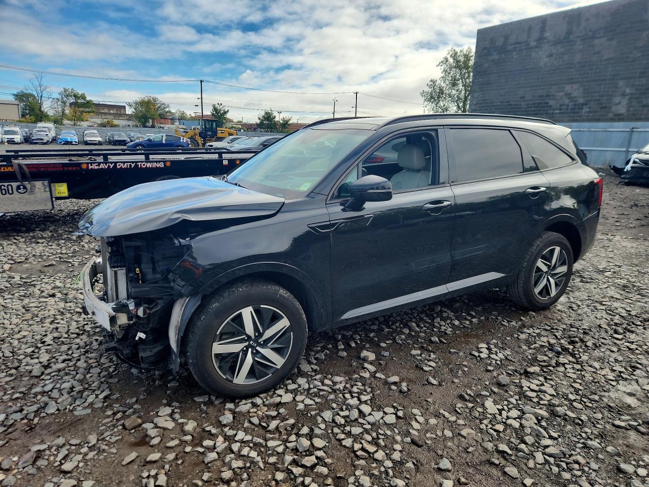 2021 KIA SORENTO EX — Front 3/4