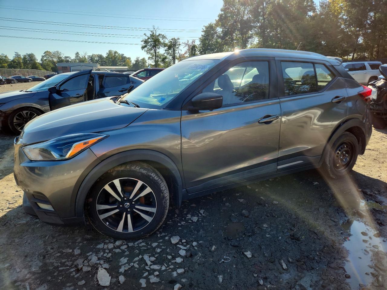 2020 NISSAN KICKS — Front 3/4