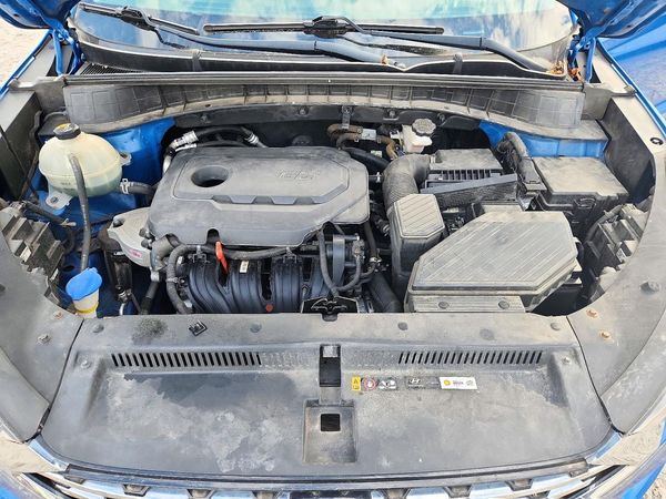 2020 HYUNDAI TUCSON — Engine bay