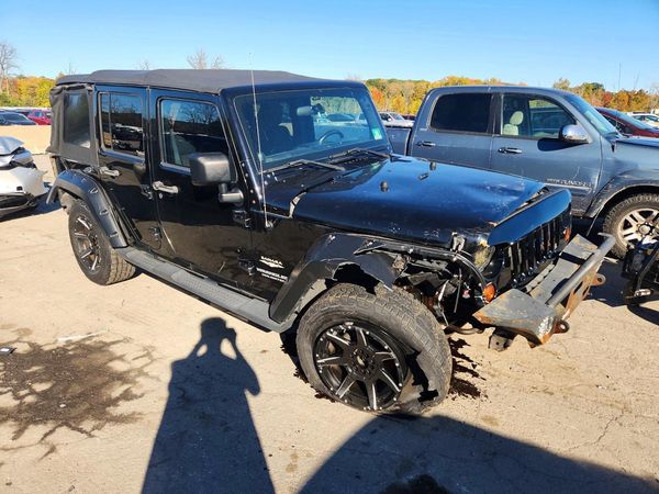 2012 JEEP WRANGLER Sahara — Passenger 3/4