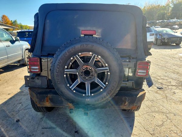 2012 JEEP WRANGLER Sahara — DIRR