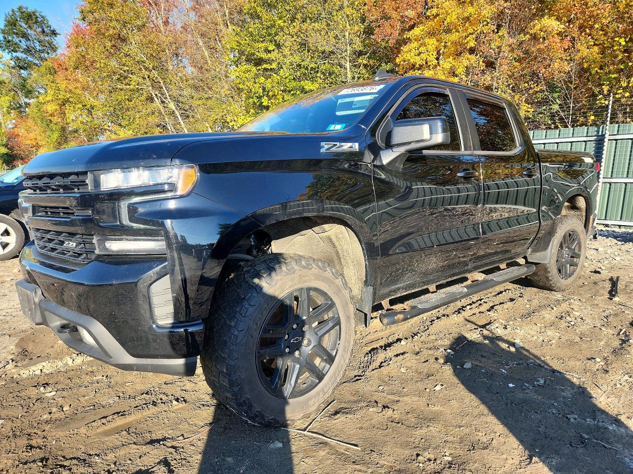 2021 CHEVROLET SILVERADO Trail Boss - LT — Front 3/4