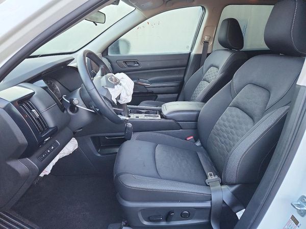 2026 NISSAN PATHFINDER SV — DENT