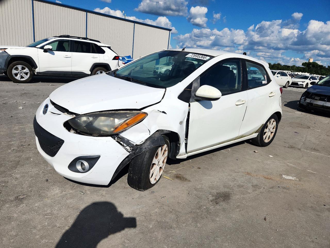 2013 MAZDA 2 Touring/GS — Front 3/4