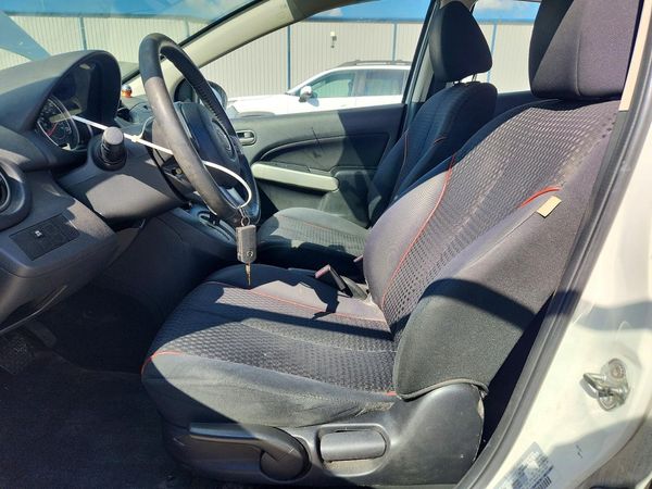 2013 MAZDA 2 Touring/GS — DENT