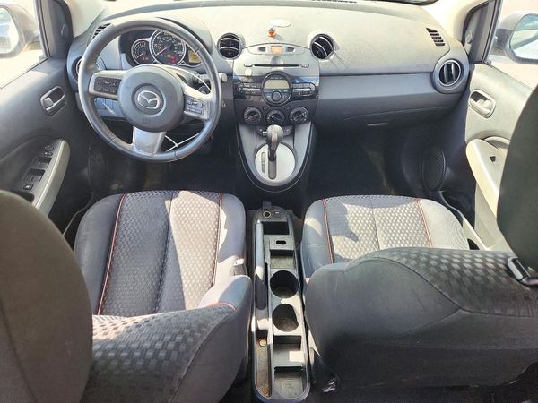 2013 MAZDA 2 Touring/GS — CKPT