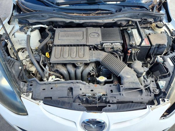 2013 MAZDA 2 Touring/GS — Engine bay