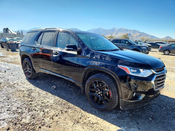 2020 CHEVROLET TRAVERSE Premier — Passenger 3/4