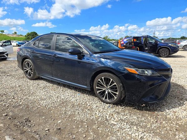2018 TOYOTA CAMRY L/LE/SE/XLE — Passenger 3/4