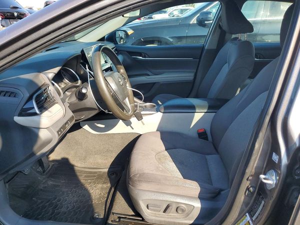 2021 TOYOTA CAMRY LE — DENT