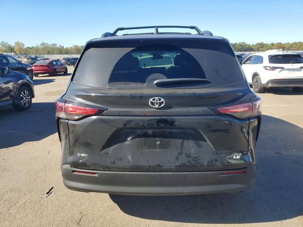 2025 TOYOTA SIENNA LE — DIRR