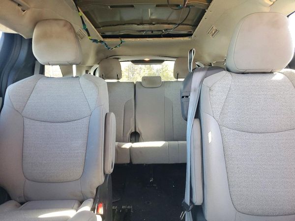 2025 TOYOTA SIENNA LE — SUVN