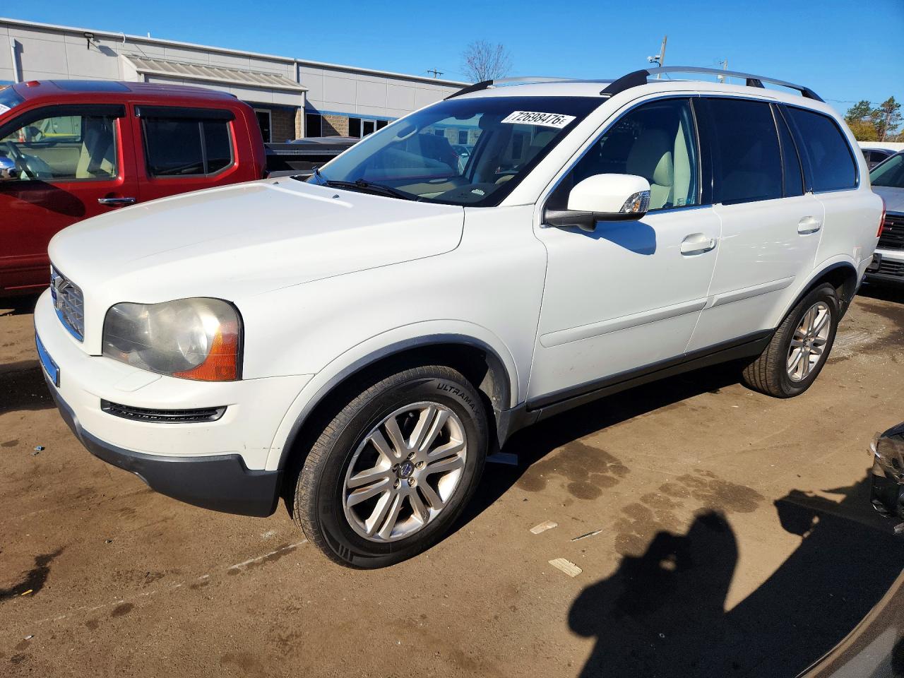 2012 VOLVO XC90 — Front 3/4