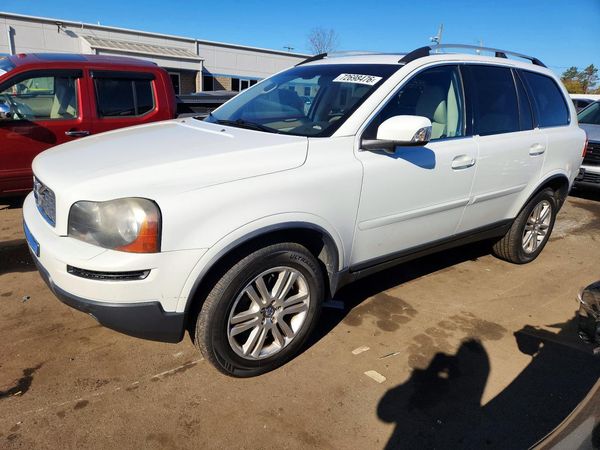 2012 VOLVO XC90 — Front 3/4