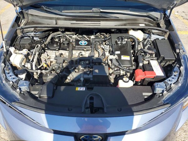 2021 TOYOTA COROLLA LE — Engine bay