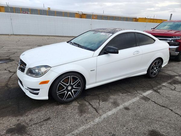 2013 MERCEDES-BENZ C-CLASS C250 — Front 3/4
