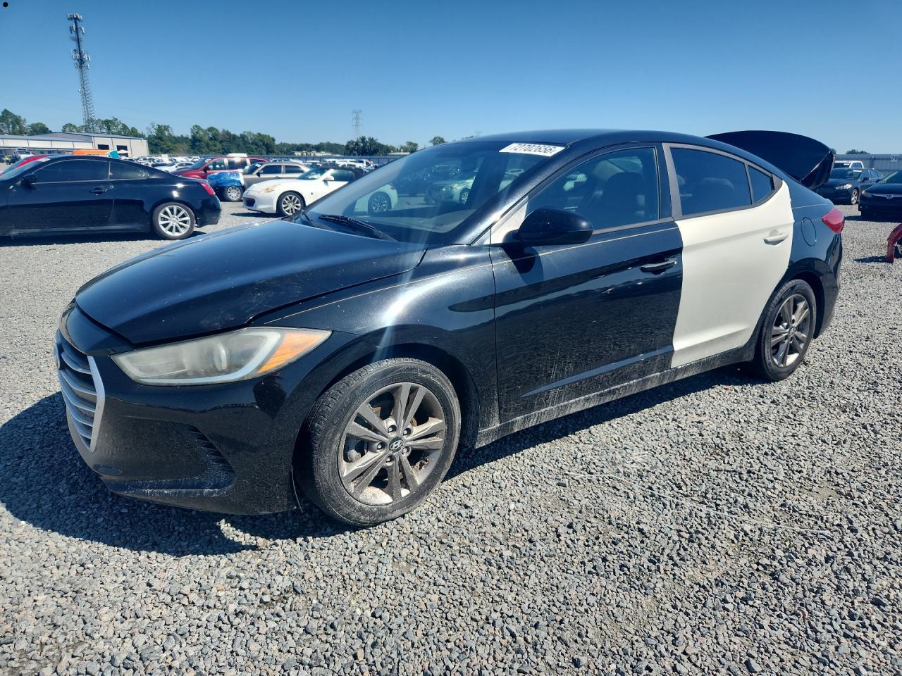 2017 HYUNDAI ELANTRA — Front 3/4
