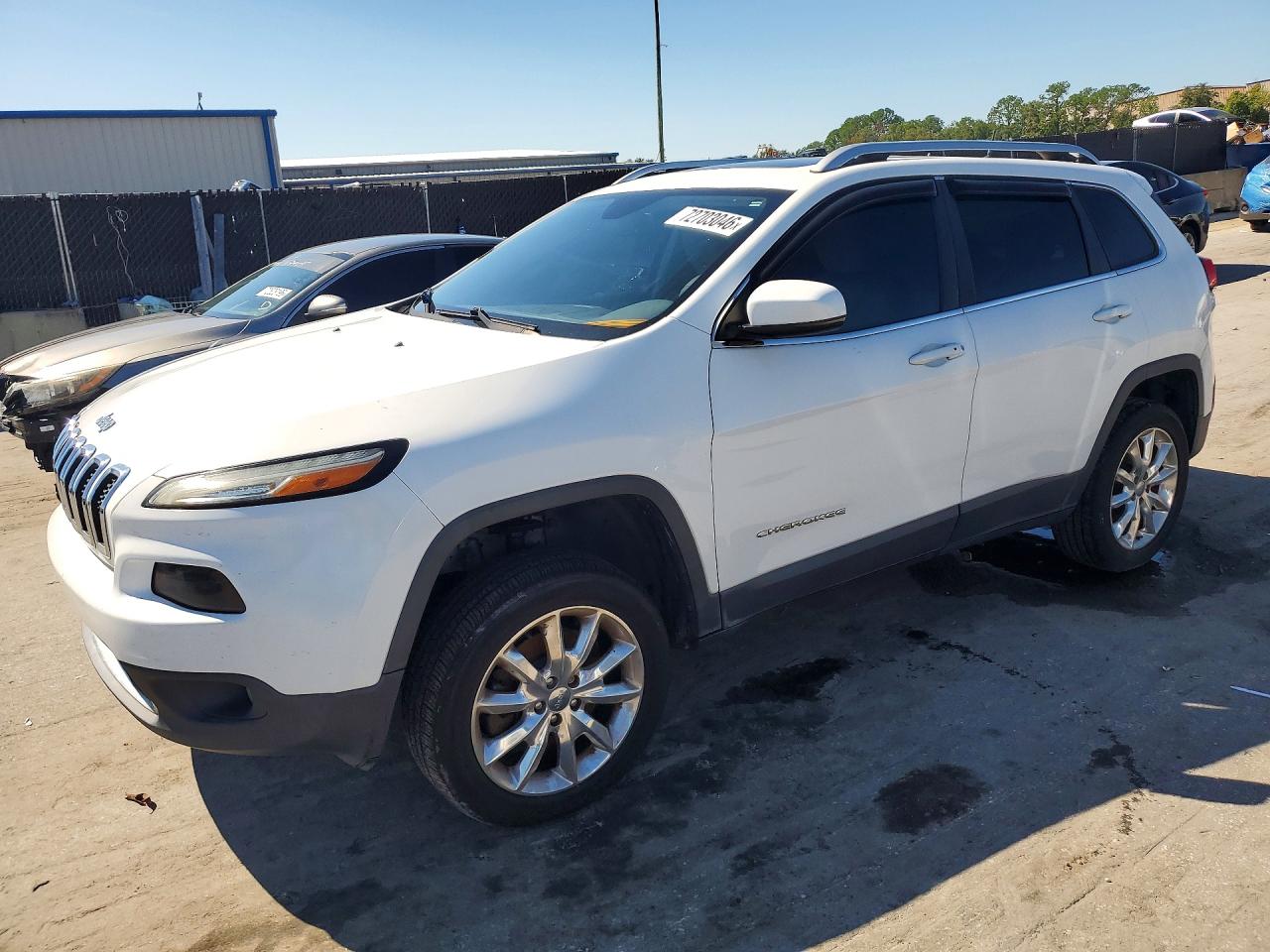 2016 JEEP CHEROKEE Limited — Front 3/4