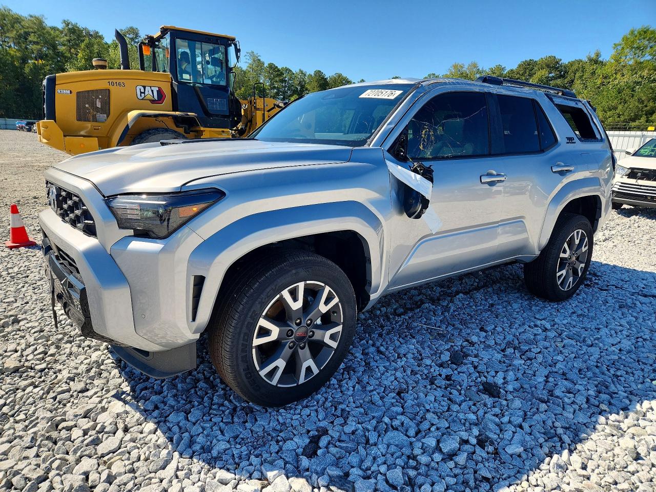 2025 TOYOTA 4RUNNER — Front 3/4