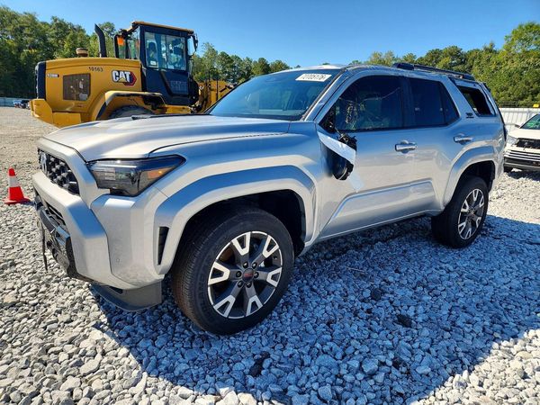 2025 TOYOTA 4RUNNER — DSFA — Front 3/4
