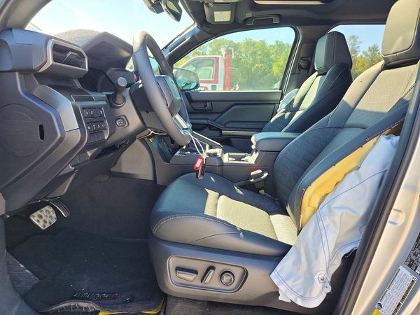 2025 TOYOTA 4RUNNER — DENT