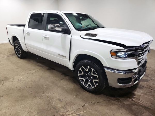 2026 RAM 1500 Laramie — Passenger 3/4