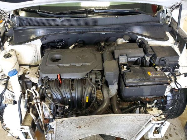 2020 KIA SORENTO L, LX, S — Engine bay