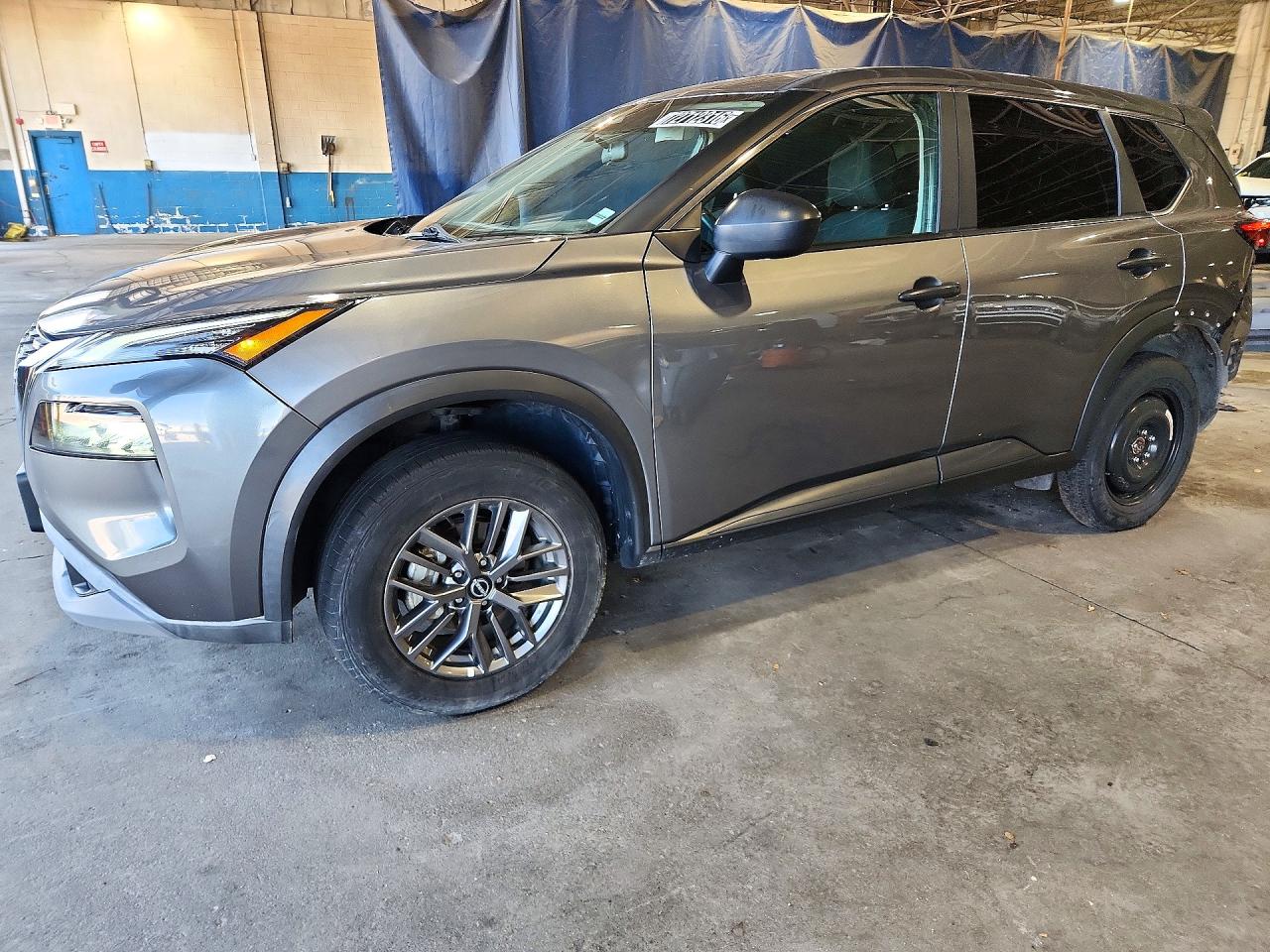 2023 NISSAN ROGUE S — Front 3/4