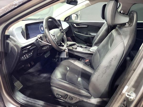 2023 KIA EV6 Light, Wind — DENT