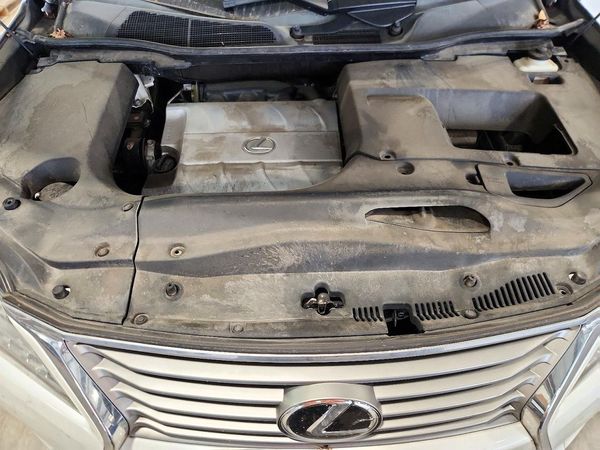 2013 LEXUS RX 350 — Engine bay