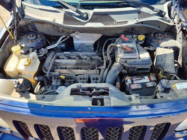 2013 JEEP PATRIOT Sport — Engine bay