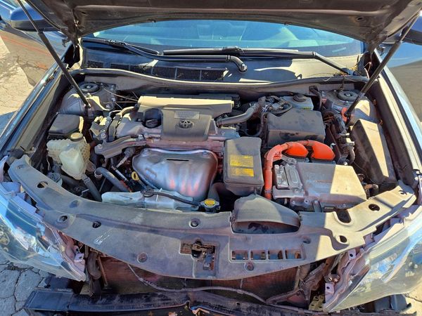 2014 TOYOTA CAMRY SOLA Hybrid — Engine bay