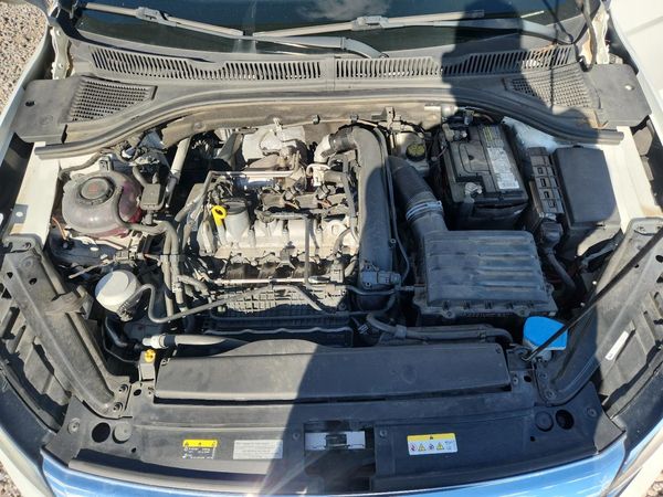 2020 VOLKSWAGEN JETTA S, SE, R-Line — Engine bay