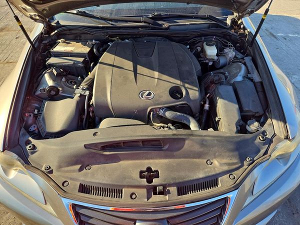 2014 LEXUS IS 250 — Engine bay