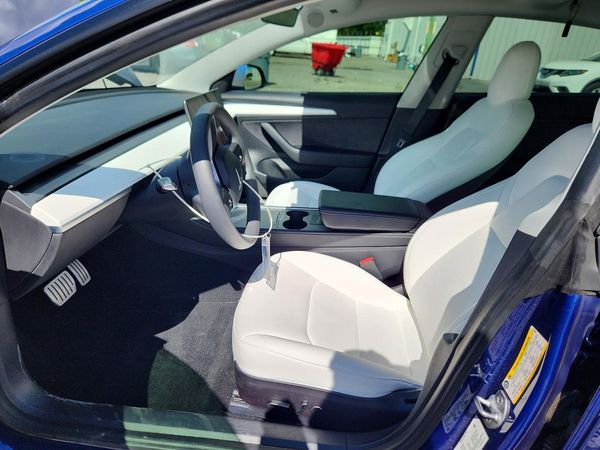 2021 TESLA MODEL 3 — DENT