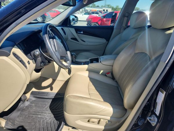 2016 INFINITI QX50 — DENT