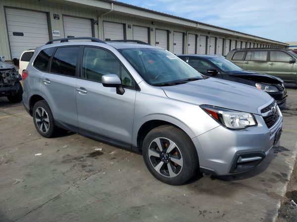 2018 SUBARU FORESTER Premium+ES — Passenger 3/4