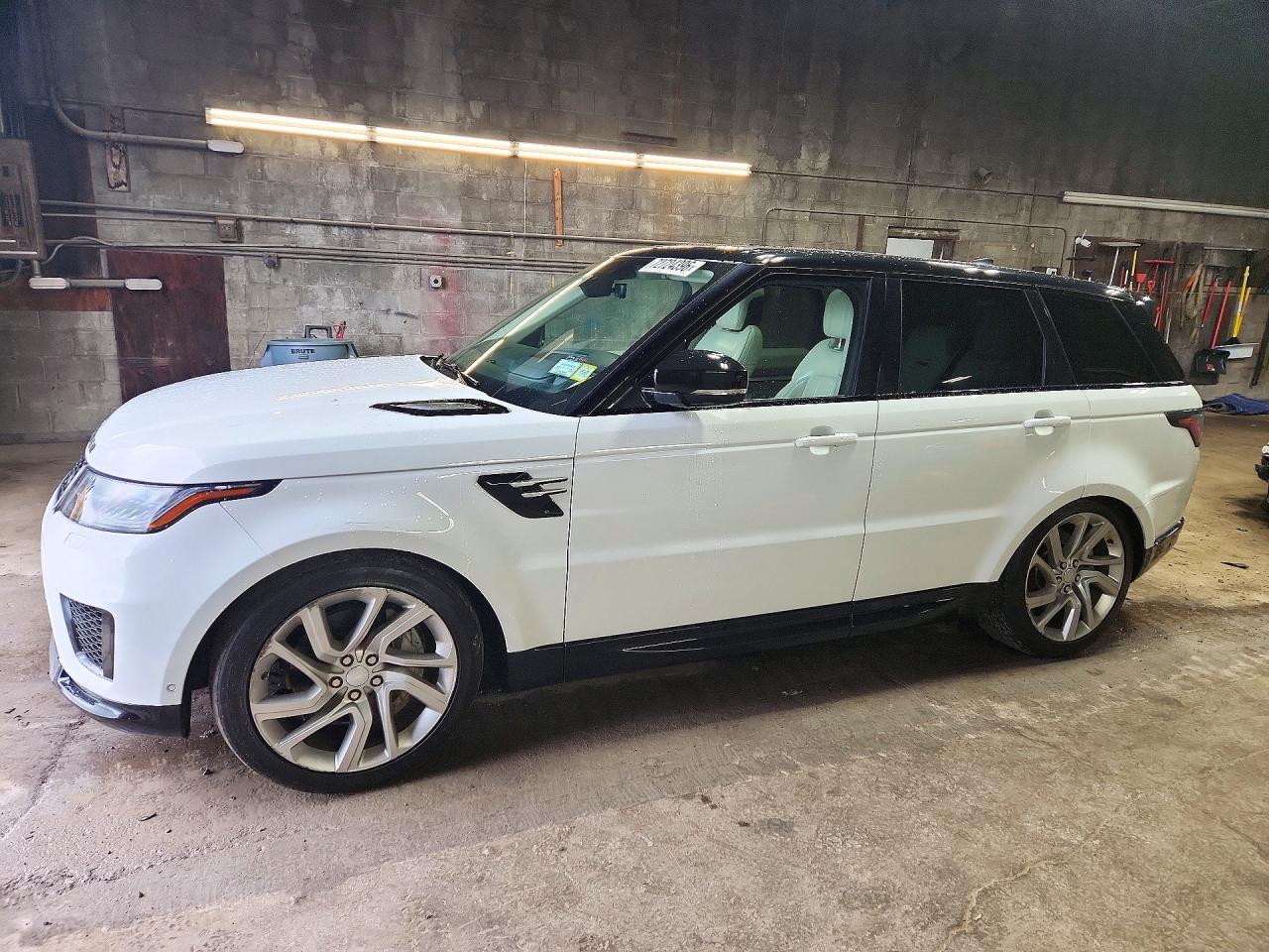 2019 LAND ROVER RANGE ROVER SPORT HSE — Front 3/4