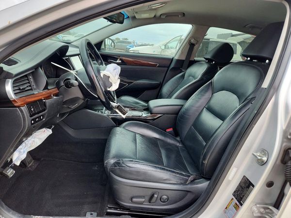 2017 KIA CADENZA Premium