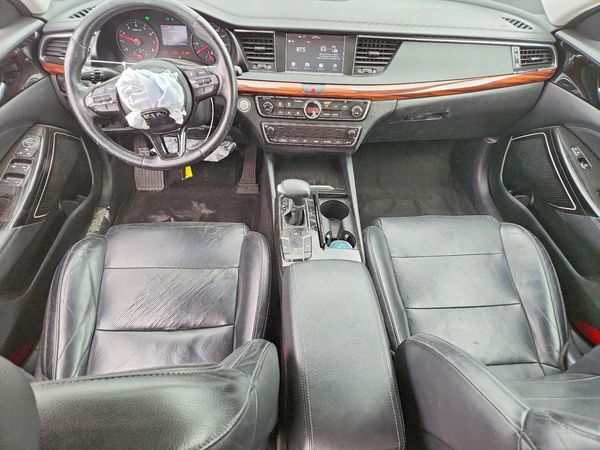 2017 KIA CADENZA Premium