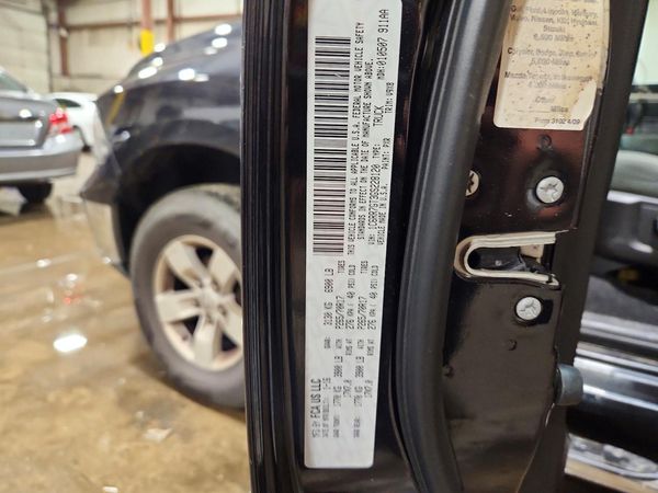 2016 RAM 1500 SLT — VINS