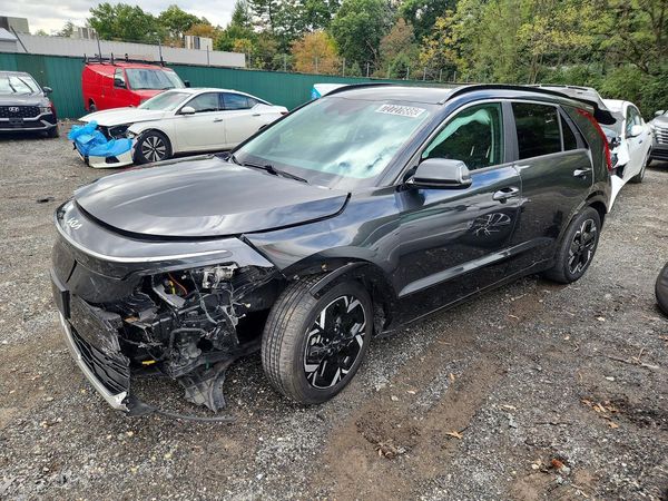 2023 KIA NIRO Wind — Front 3/4